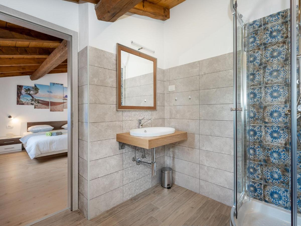 Tranquil Holiday Home In Labin With Private Swimming Pool Oda fotoğraf