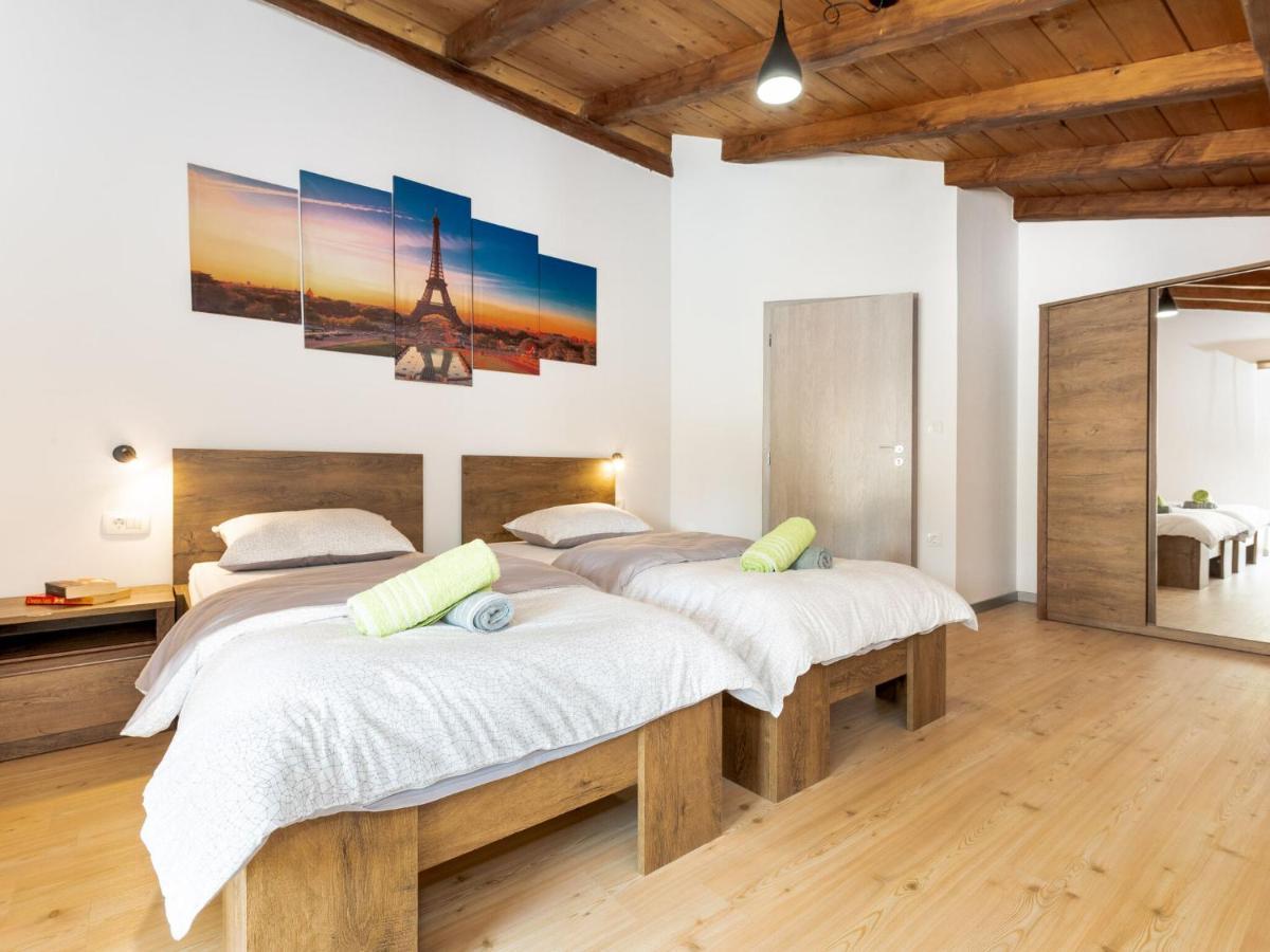 Tranquil Holiday Home In Labin With Private Swimming Pool Oda fotoğraf