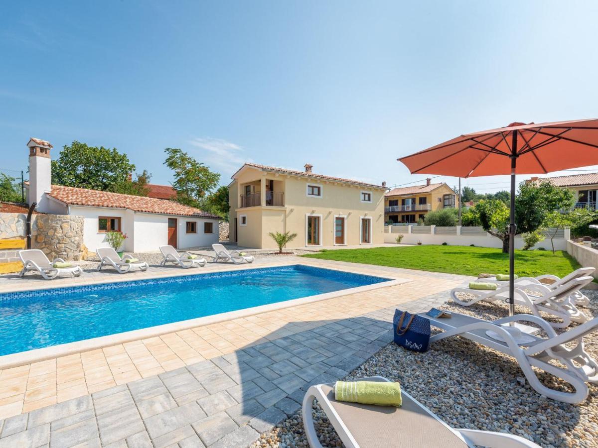 Tranquil Holiday Home In Labin With Private Swimming Pool Oda fotoğraf
